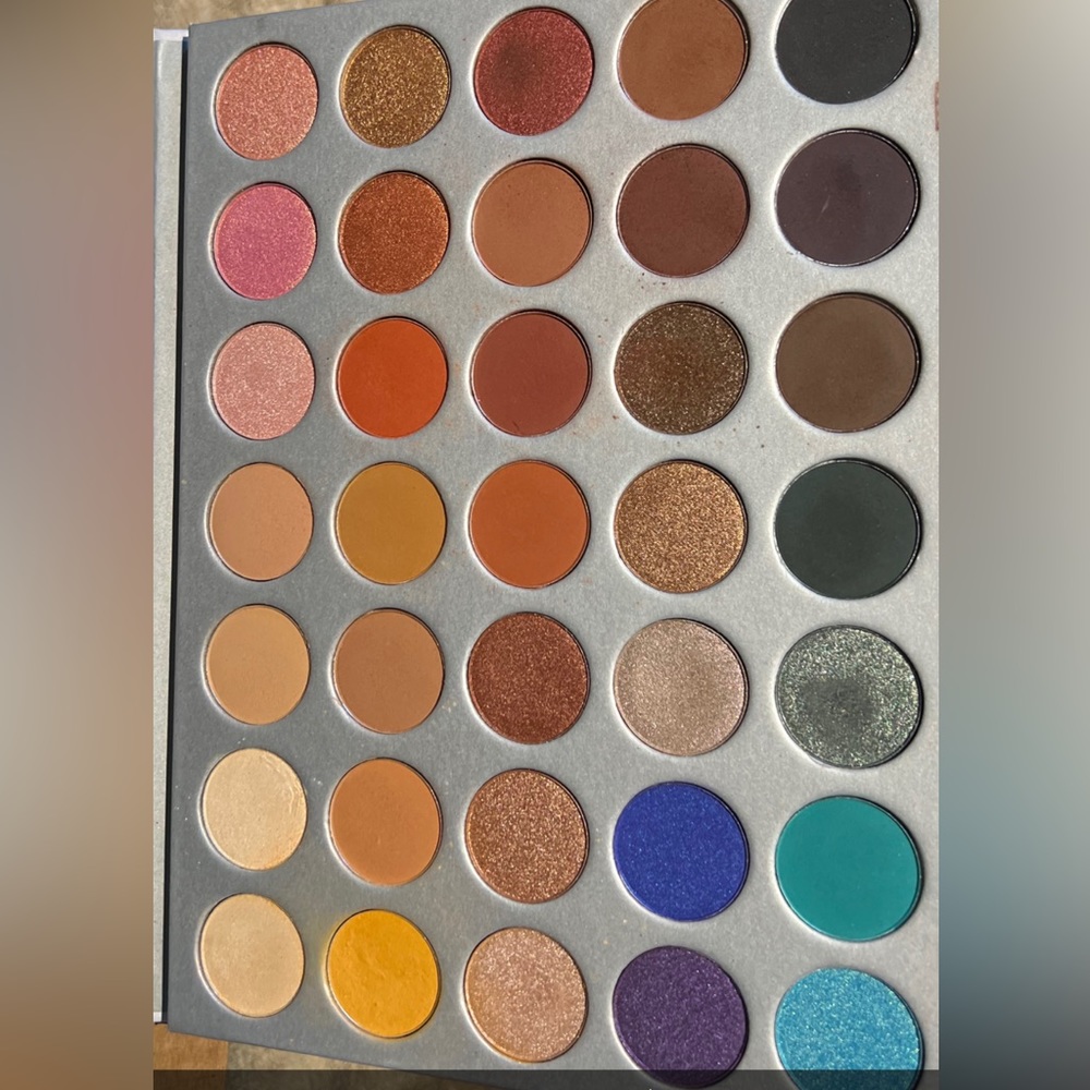 Jaclyn hill palette